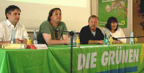 Das Podium mit Sven Giegold, José Bové Podium