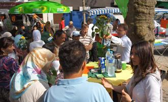 Infostand am Nordmarkt mit Markus Kurth Infostand Nordmarkt 1