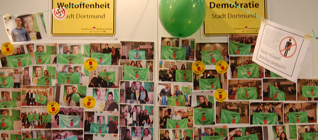 Fotowand mit Fotos aus der Fotoaktion Fotowand